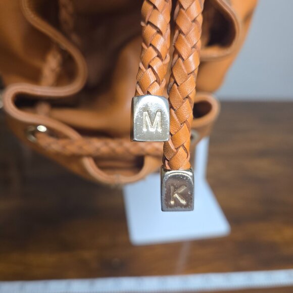 EUC MIchael Kors Bag - Expandable Tote satchel - Cognac pebble leather - Picture 6 of 16